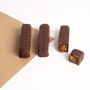 Barre chocolatée artisanale à la cacahuète