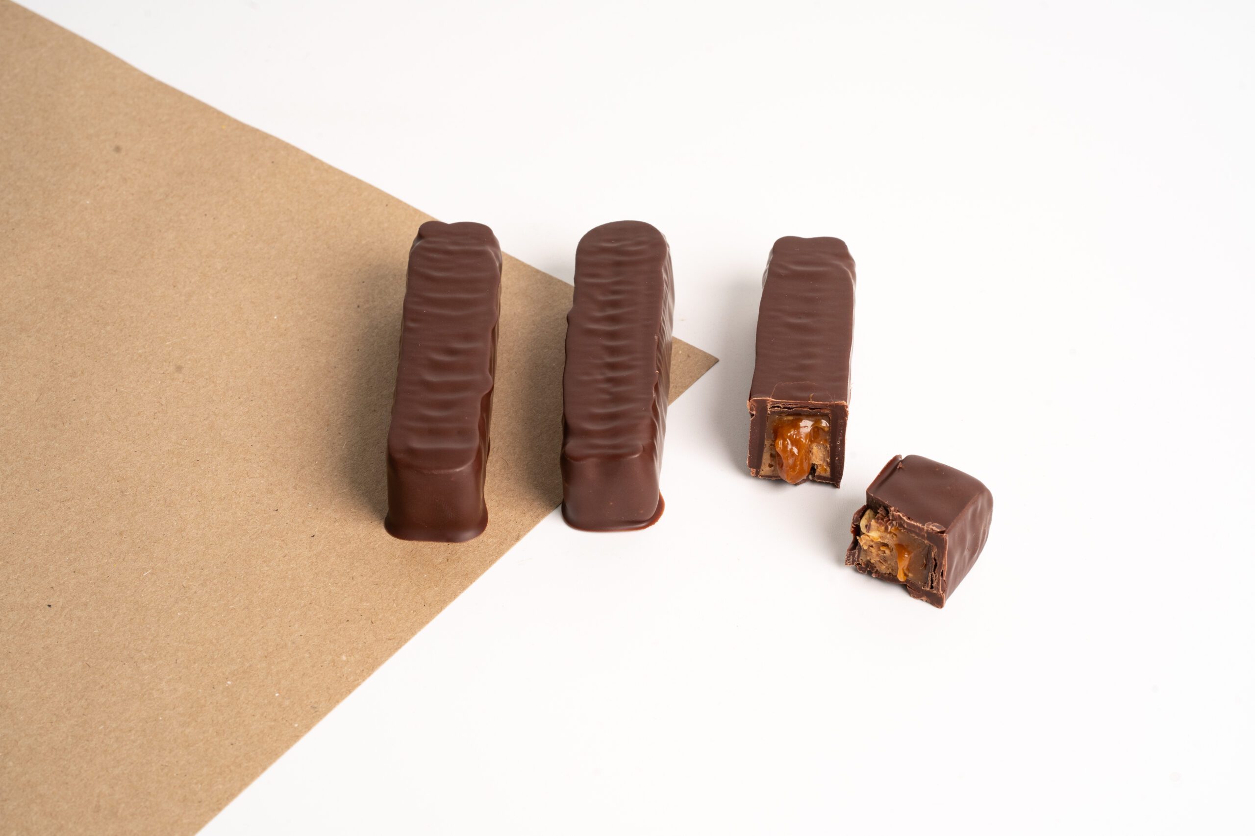 Barre chocolatée artisanale à la cacahuète