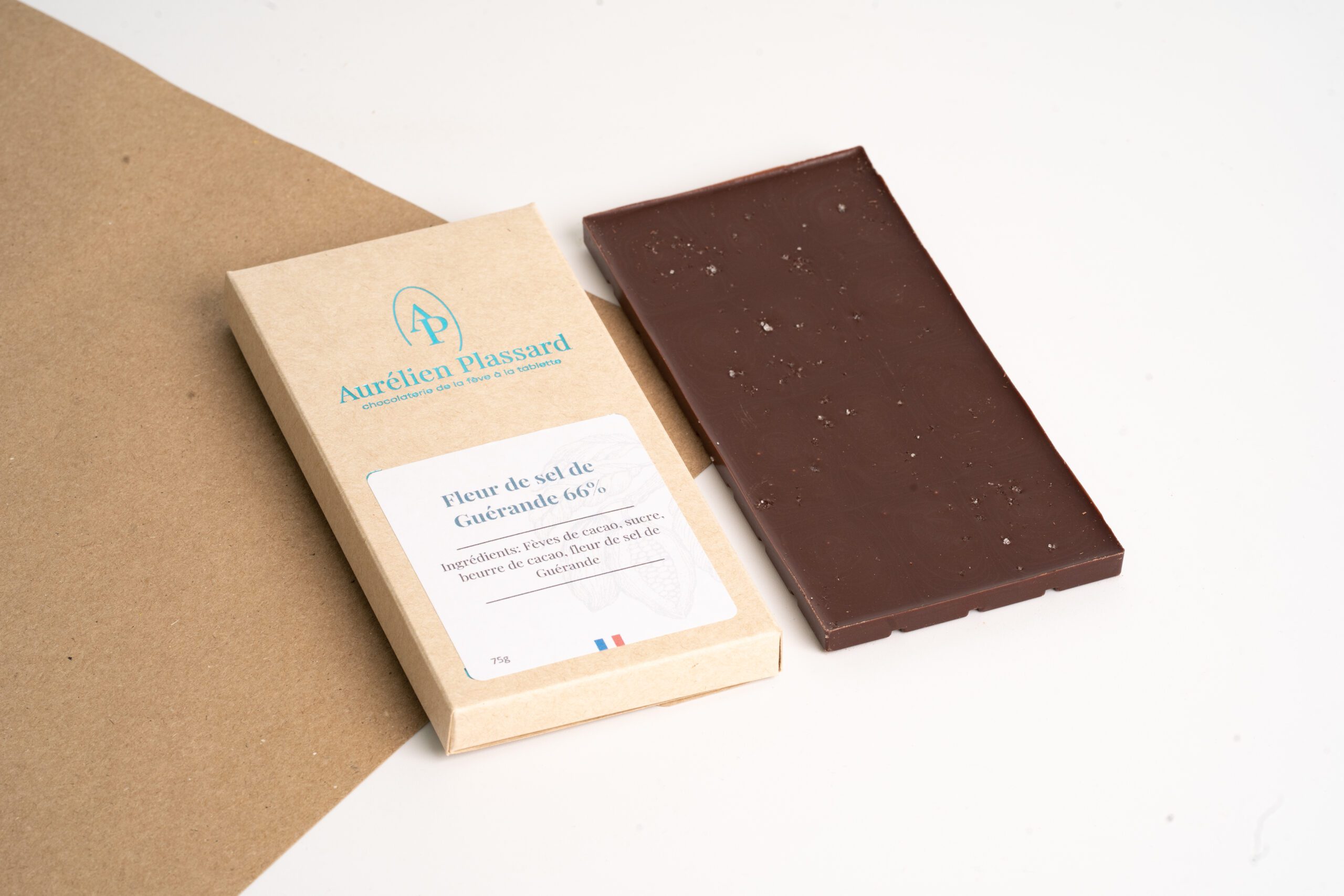 Tablette chocolat noir 66 % fleur de sel de Guérande – 75 g